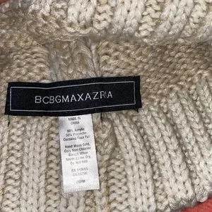 BCBG MAXAZRIA Cream Cozy Sweater Knit Beanie w/ faux fur pom pom. BCBGMaxAzria Women main image 3